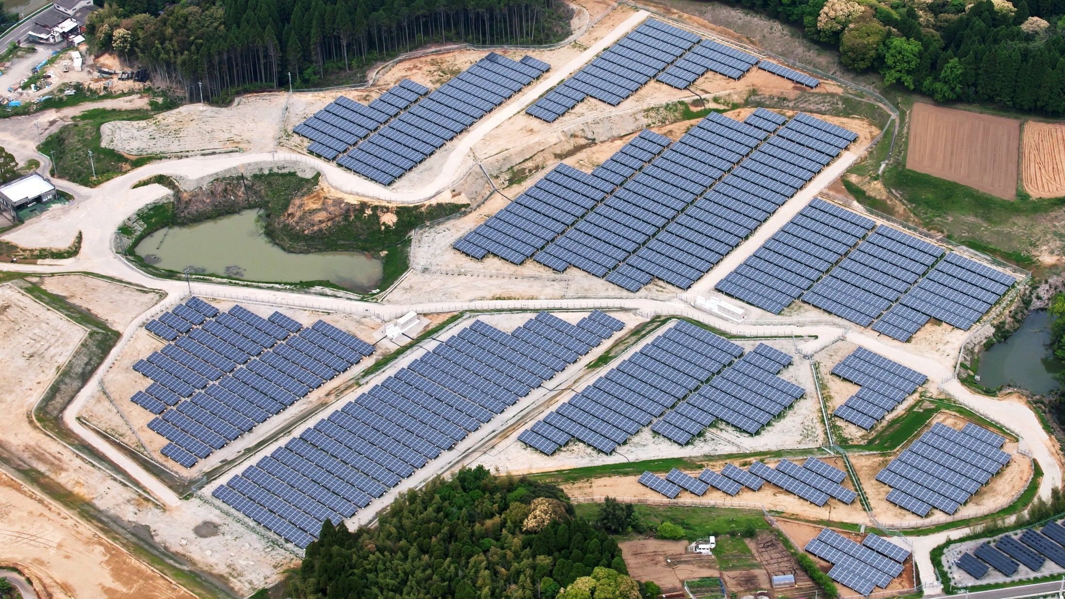 https://spanish.lifeboat.com/blog.images/japan-is-building-solar-energy-plants-on-abandoned-golf-courses-and-the-idea-is-spreading-steve-mollman-quartz.jpeg