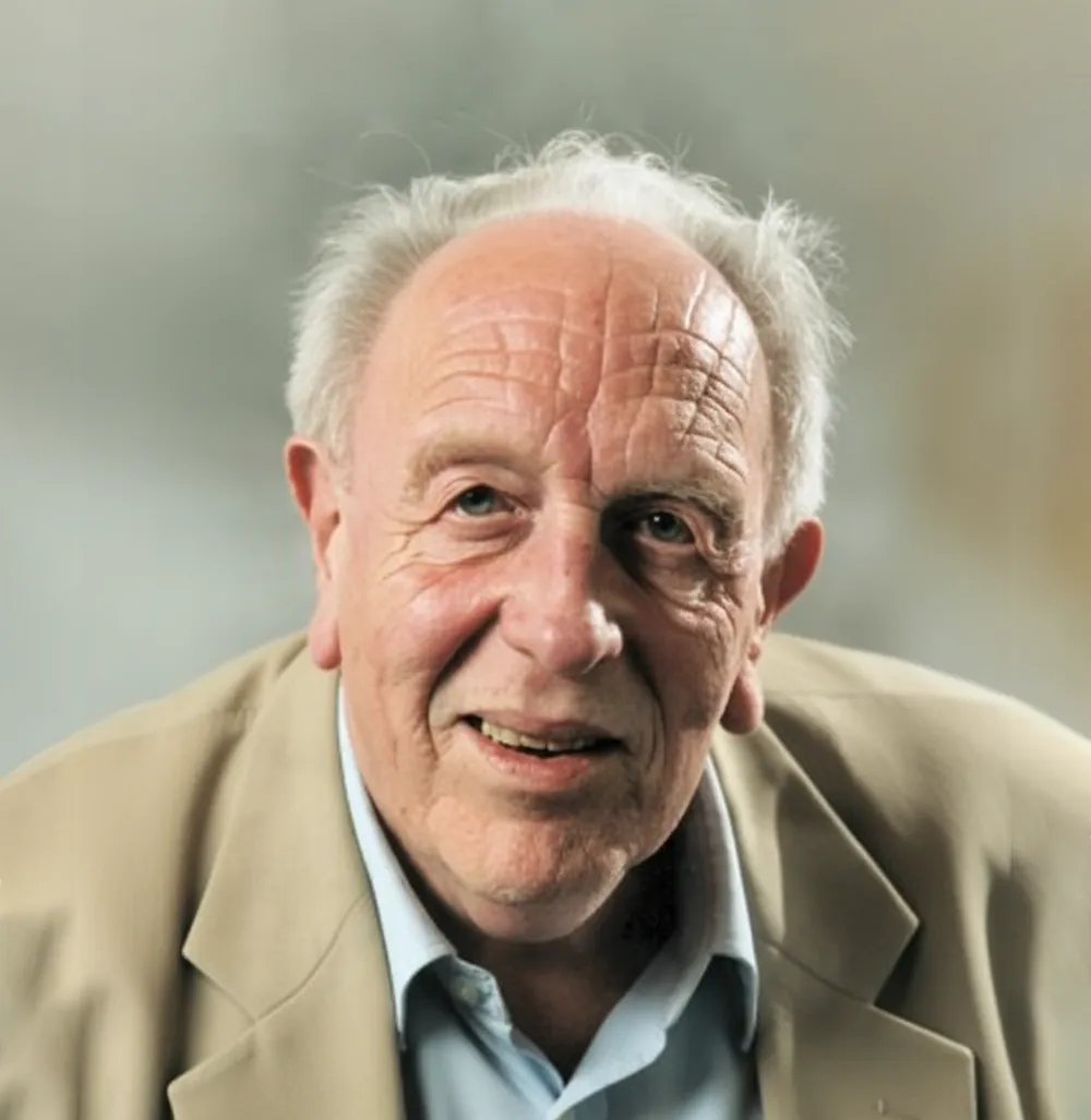 Nigel Calder, FRAS, FAAAS